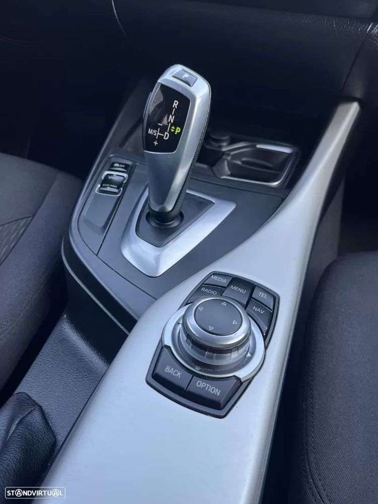 BMW 116 dA Line Sport - 42