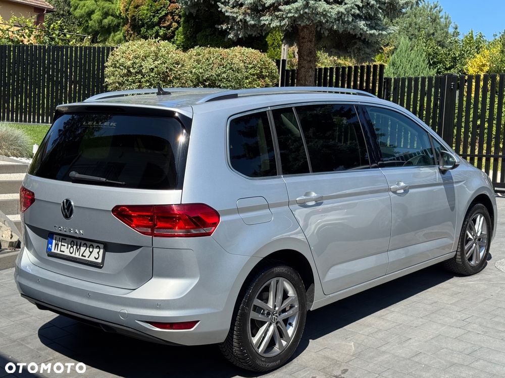 Volkswagen Touran - 4