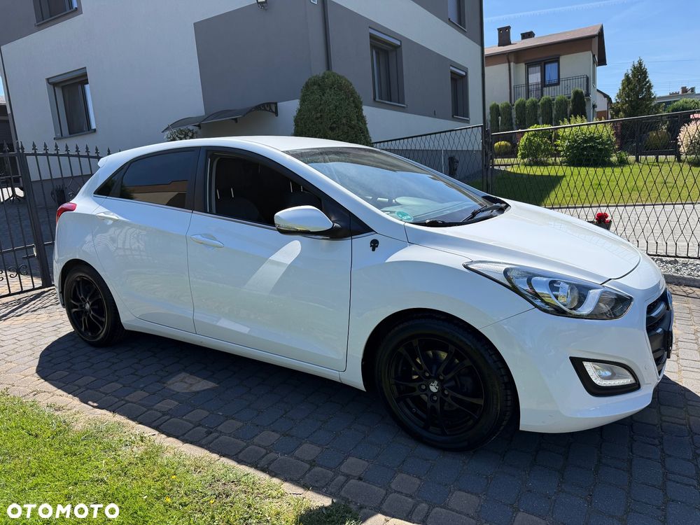 Hyundai i30 blue 1.4 YES Gold - 9