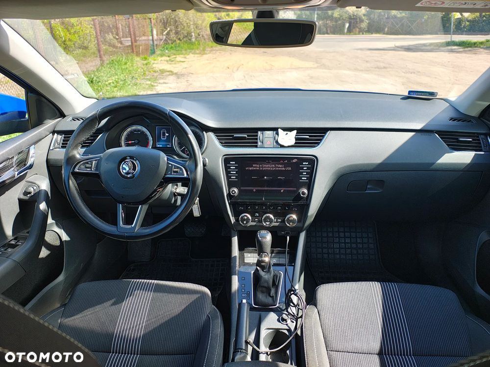 Skoda Octavia 1.6 TDI Style DSG - 6
