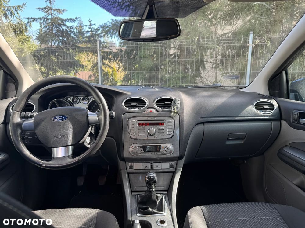 Ford Focus 1.8 Titanium - 10