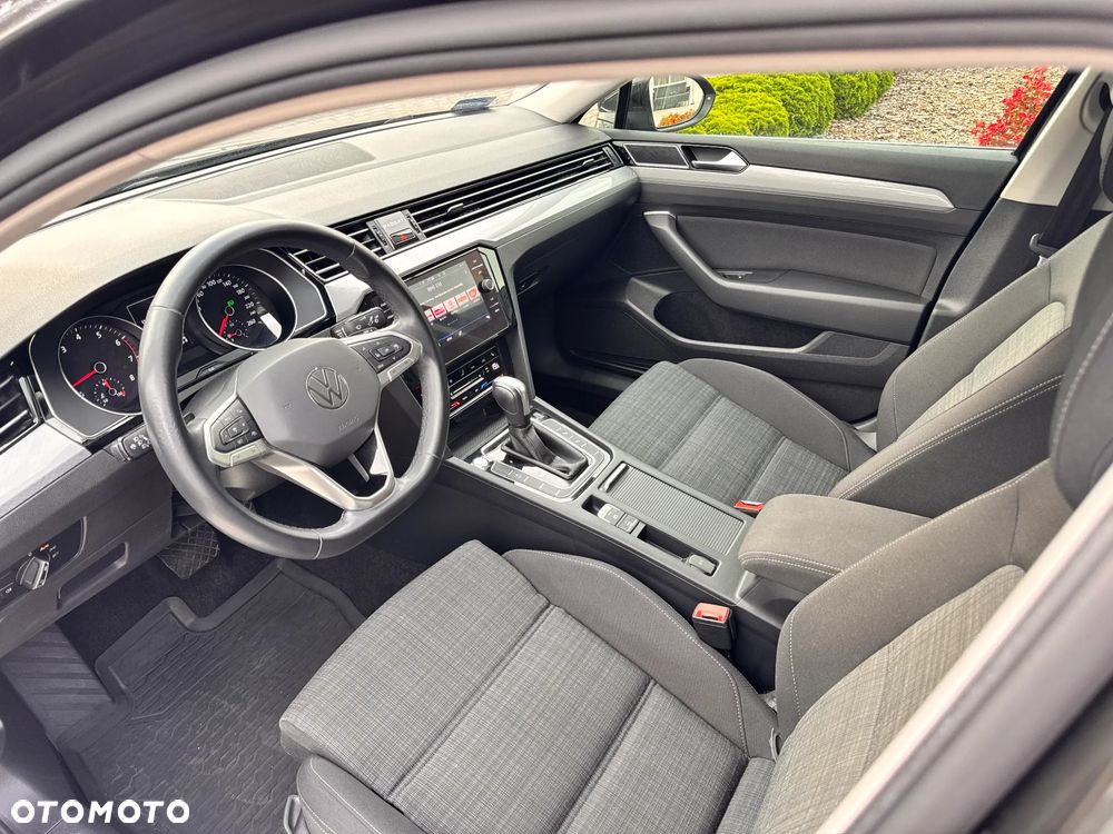 Volkswagen Passat - 10