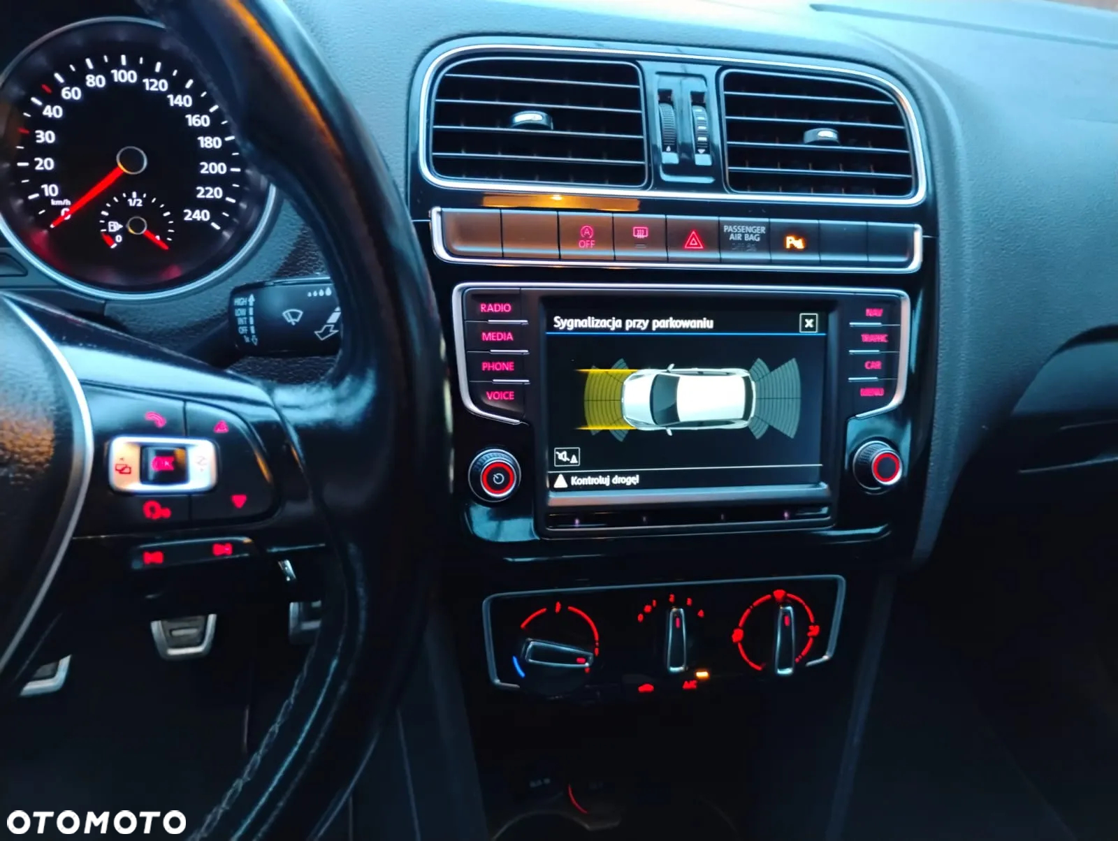 Volkswagen Polo 1.2 TSI Black/Silver Edition - 12