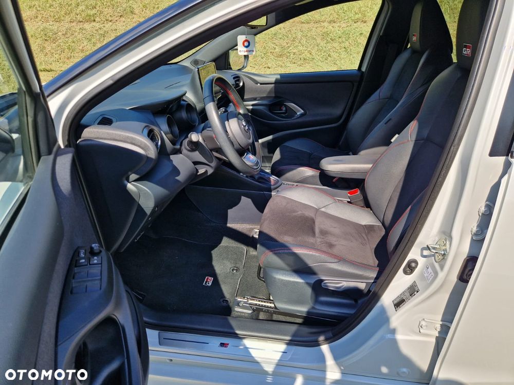 Toyota Yaris - 11