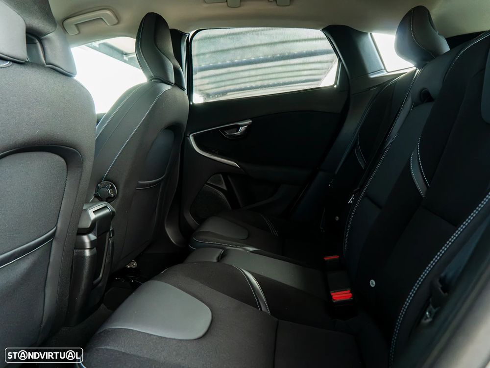 Volvo V40 2.0 D2 Momentum - 18