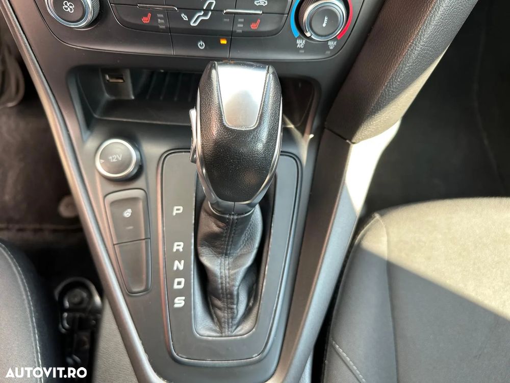 Ford Focus 1.5 TDCi Powershift Titanium - 18
