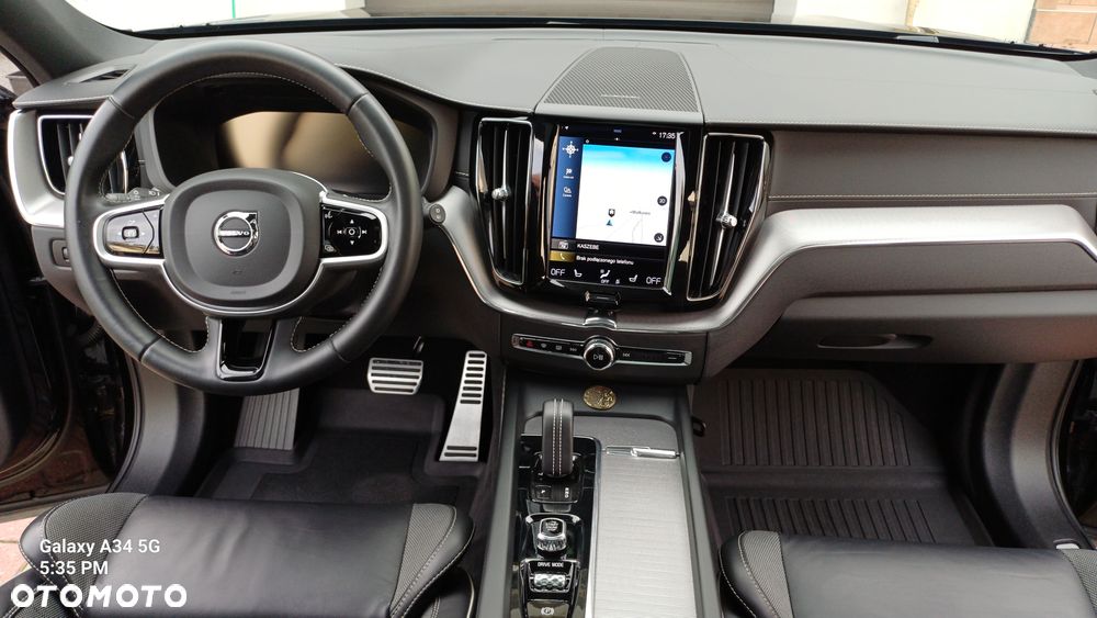 Volvo XC 60 T6 AWD Geartronic RDesign - 12