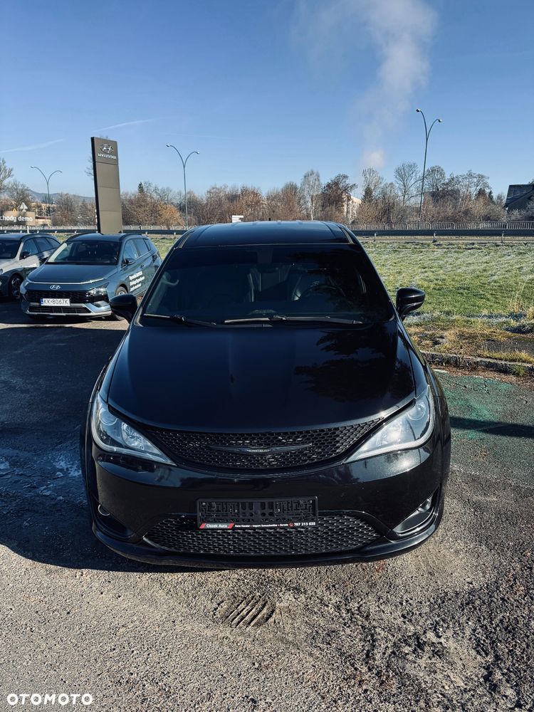 Chrysler Pacifica - 3