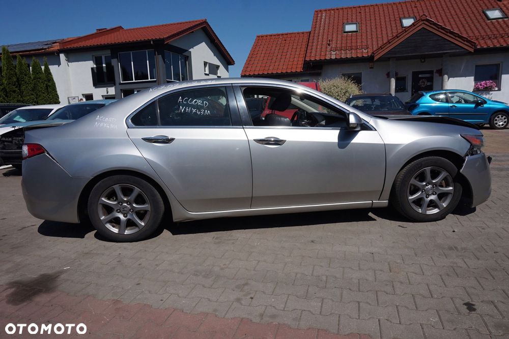 HONDA ACCORD VIII SEDAN 2008 NH743M 2.0 16V R20A3 156KM SREBRNY na części - 6