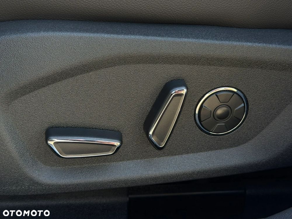 Ford Mondeo 2.0 EcoBlue Titanium - 29