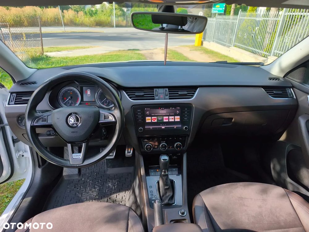 Skoda Octavia 2.0 TDI 4x4 DSG Scout - 6