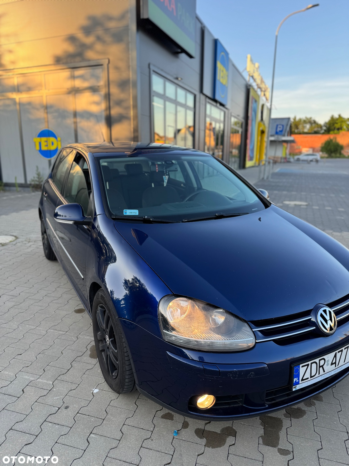 Volkswagen Golf V 2.0 TDI Comfortline - 10