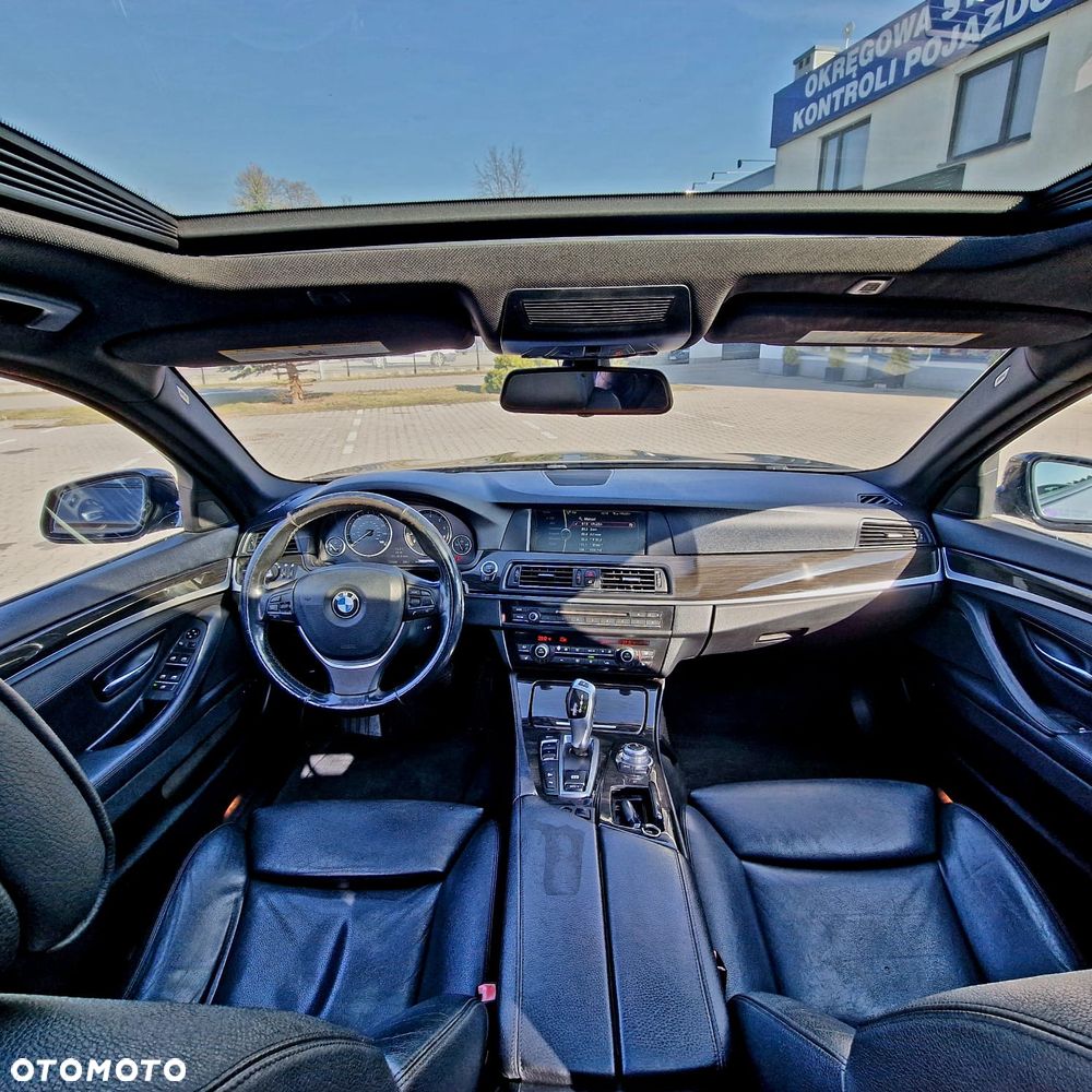 BMW Seria 5 528i xDrive Sport-Aut Luxury Line - 7