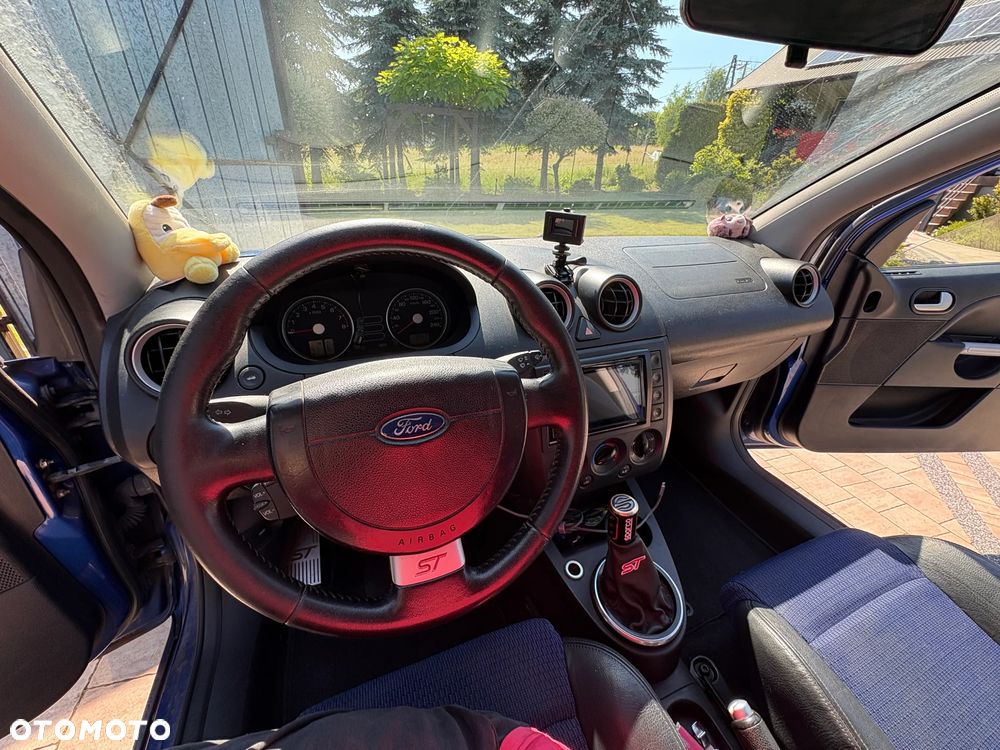 Ford Fiesta 2.0 ST - 10