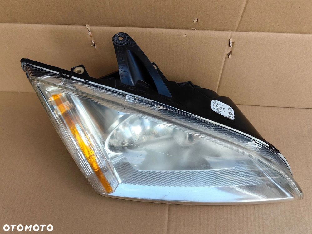 Lampa PRAWA prawy przód Ford Focus MK2 04-07r oryginalna EUROPA (2161) - 3