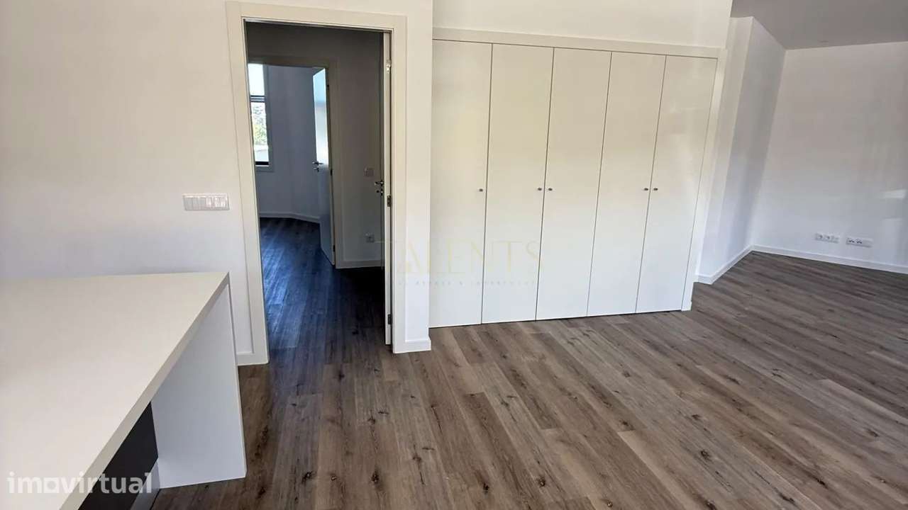 Apartamento T2 Remodelado em Santo Adrião - Vizela - Grande imagem: 3/12