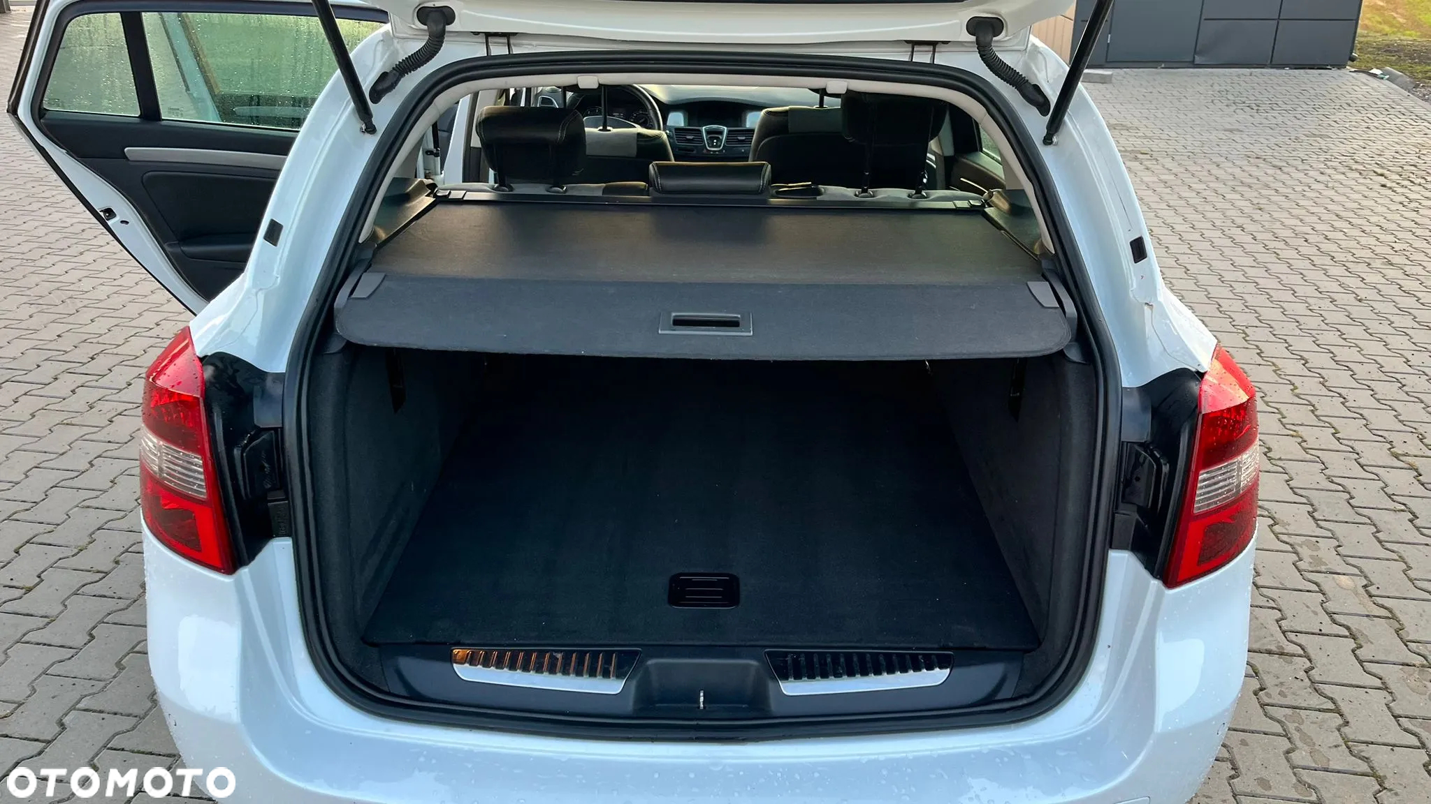 Renault Laguna ENERGY dCi 175 FAP Start & Stop Bose Edition - 17