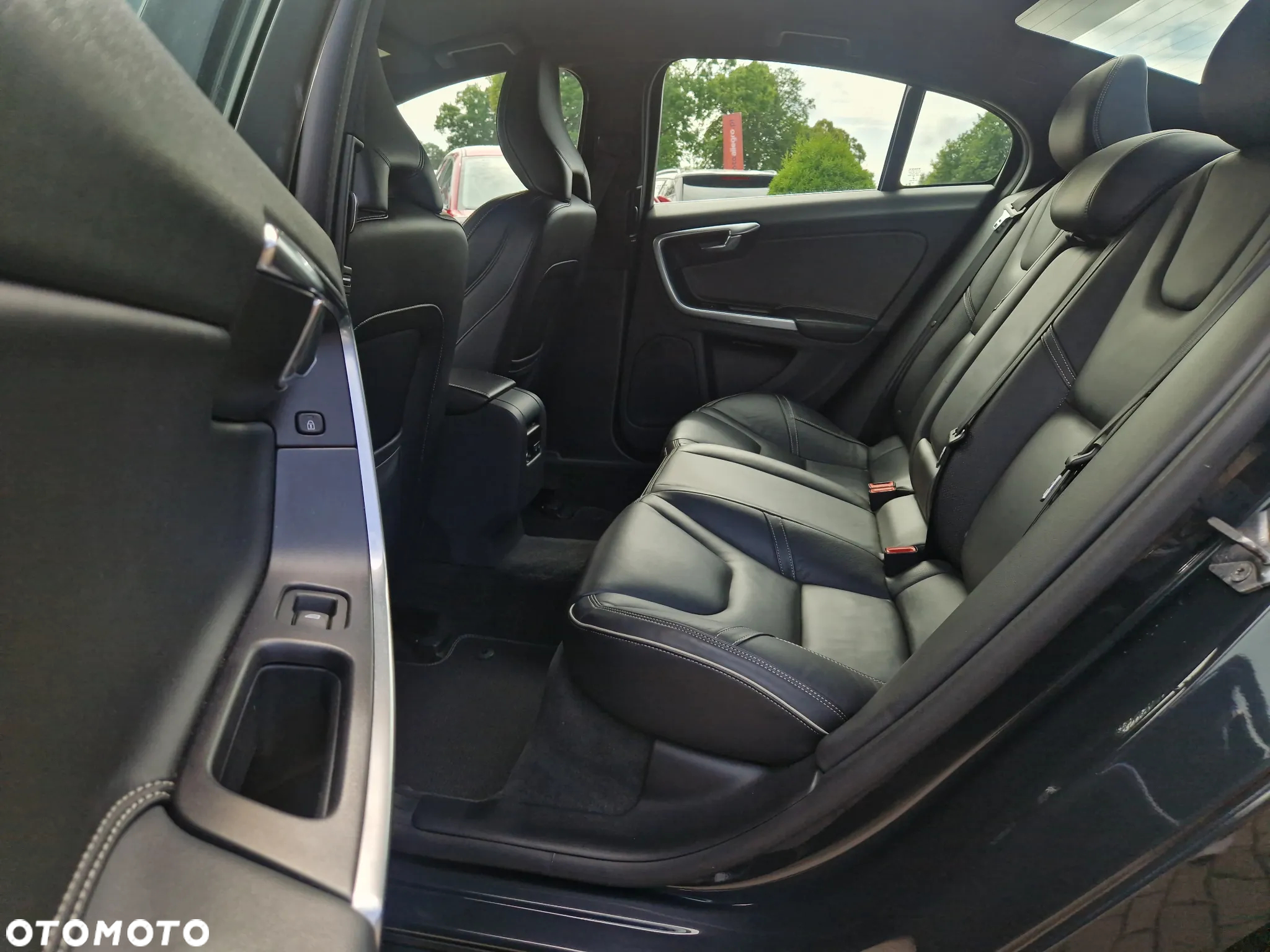 Volvo S60 T5 Drive-E R-Design Summum - 8