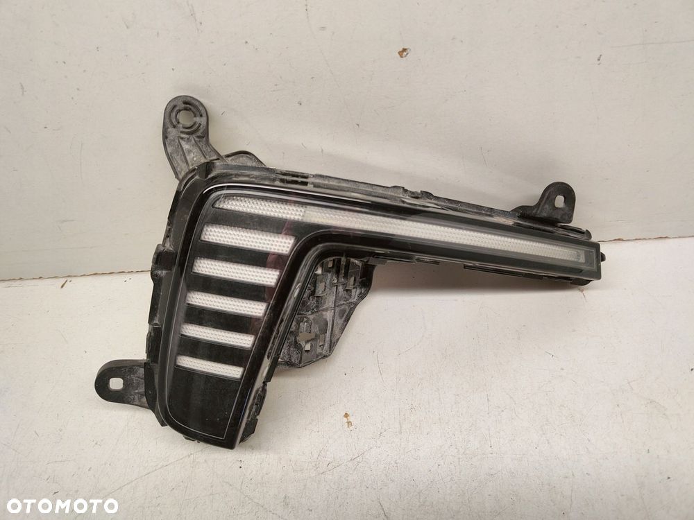 HALOGEN LED DRL PRAWY AUDI Q7 E-TRON 4M094105605S - 1