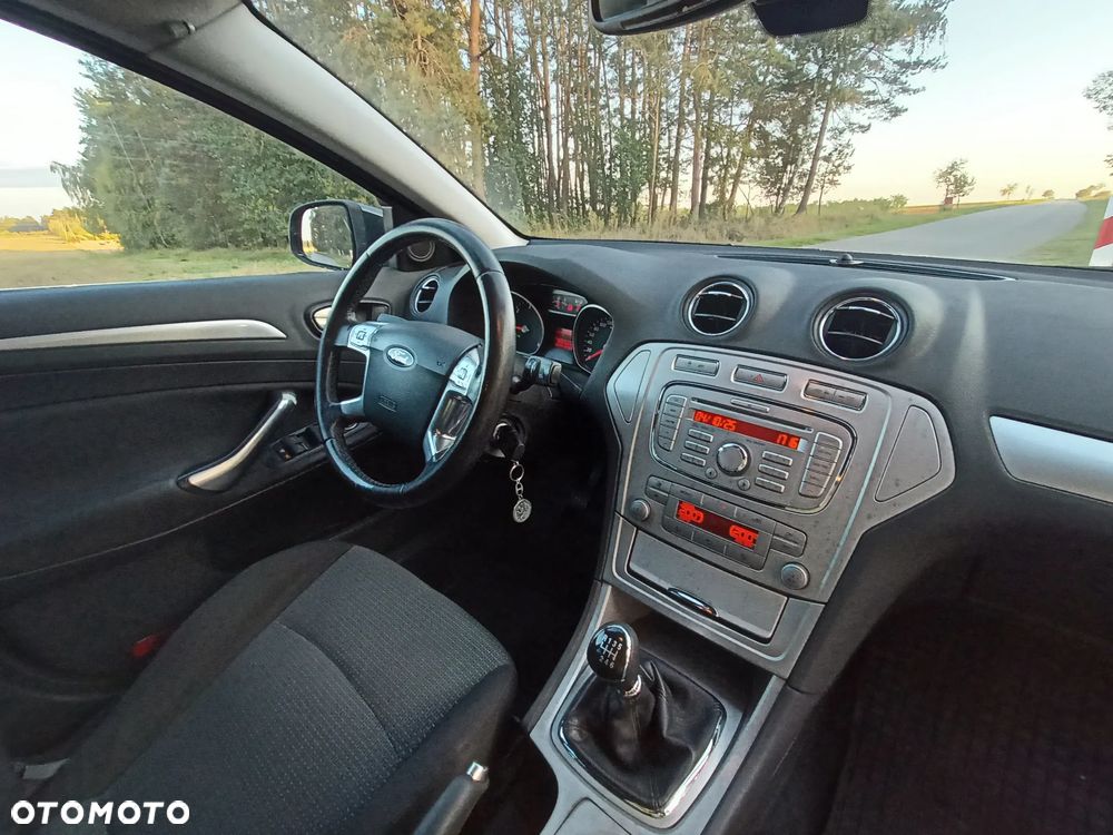 Ford Mondeo 2.0 TDCi Ambiente - 2