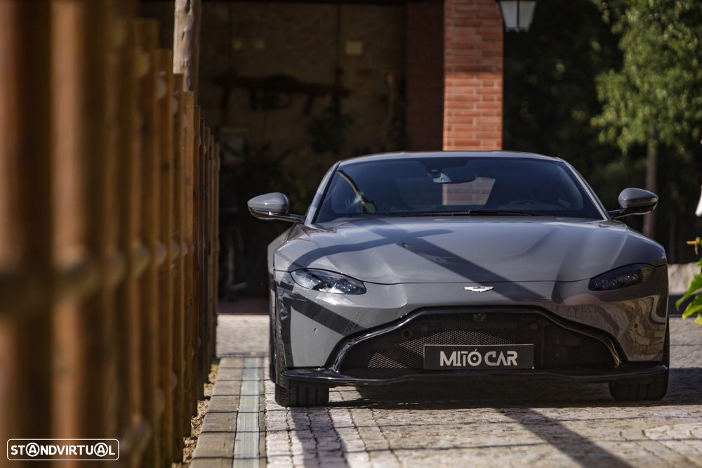 Aston Martin Vantage Coupe 4.0 Twin-Turbo V8 - 16