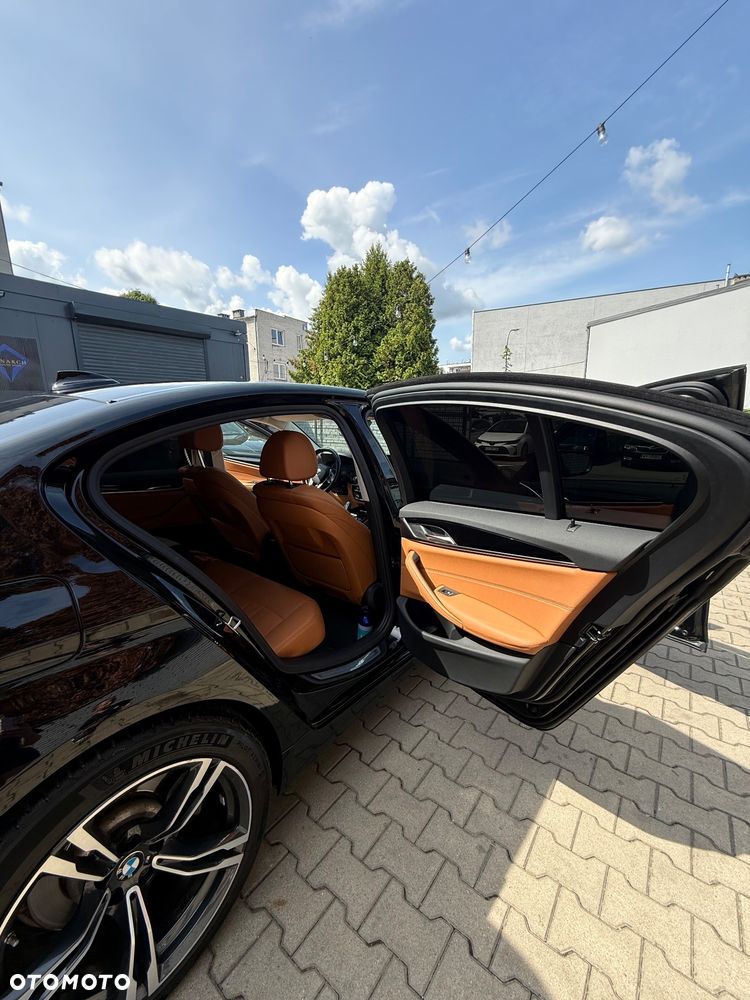 BMW Seria 5 518d mHEV - 34