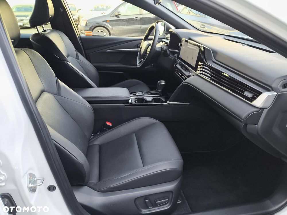 Toyota Camry - 14