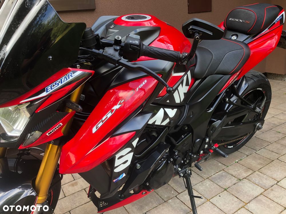 Suzuki GSX - 18
