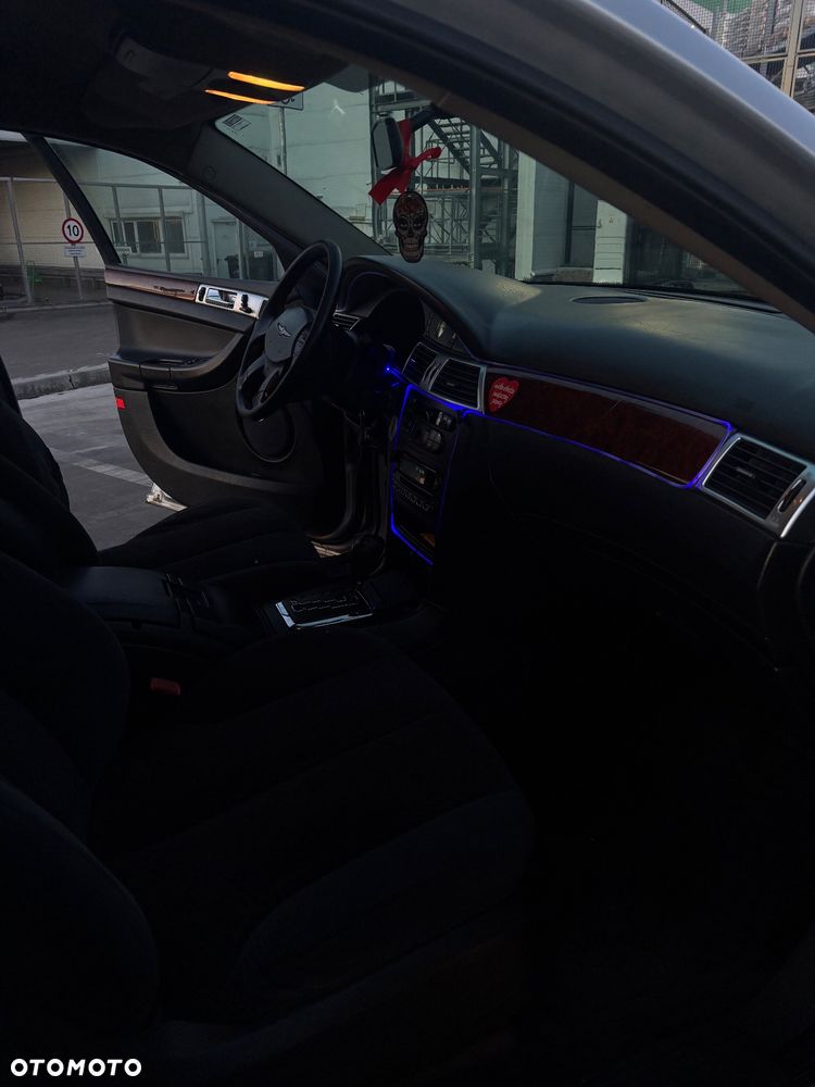 Chrysler Pacifica - 7