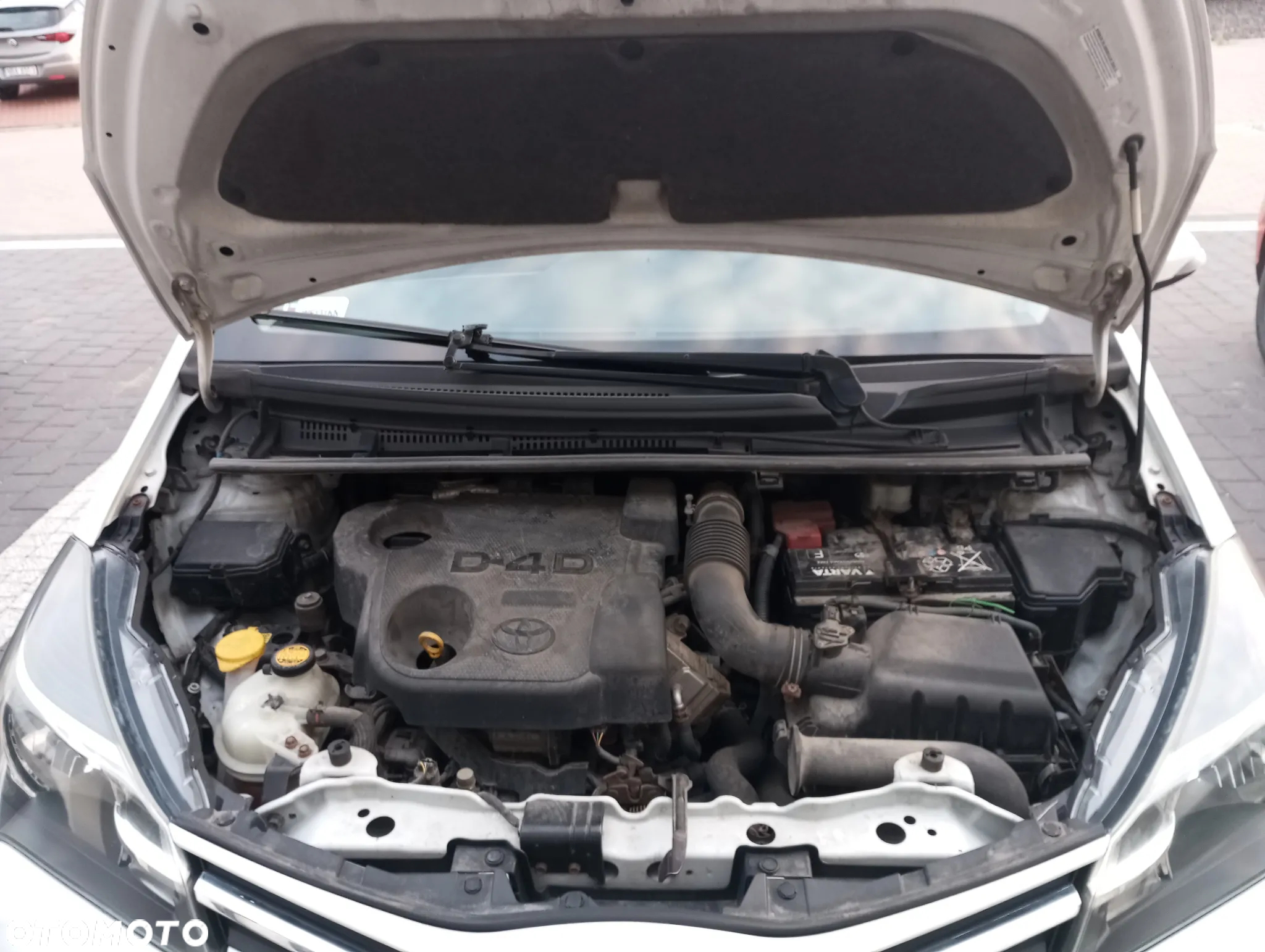 Toyota Yaris 1.4 D-4D Active EU6 - 13