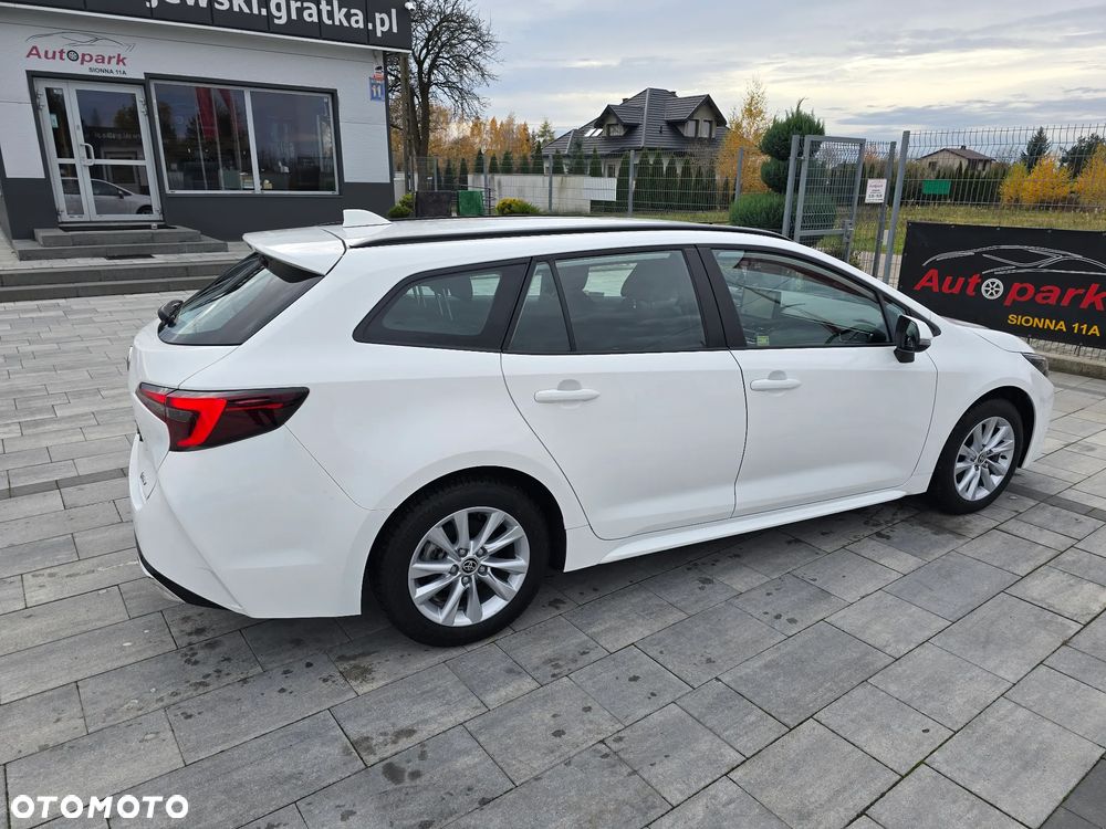Toyota Corolla 1.8 Hybrid Comfort - 17