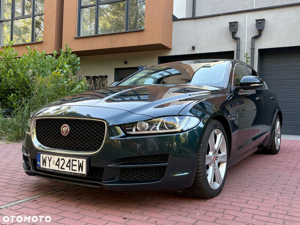 Jaguar XE 2.0 D Prestige - 3