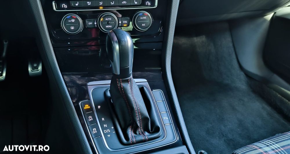 Volkswagen Golf - 21