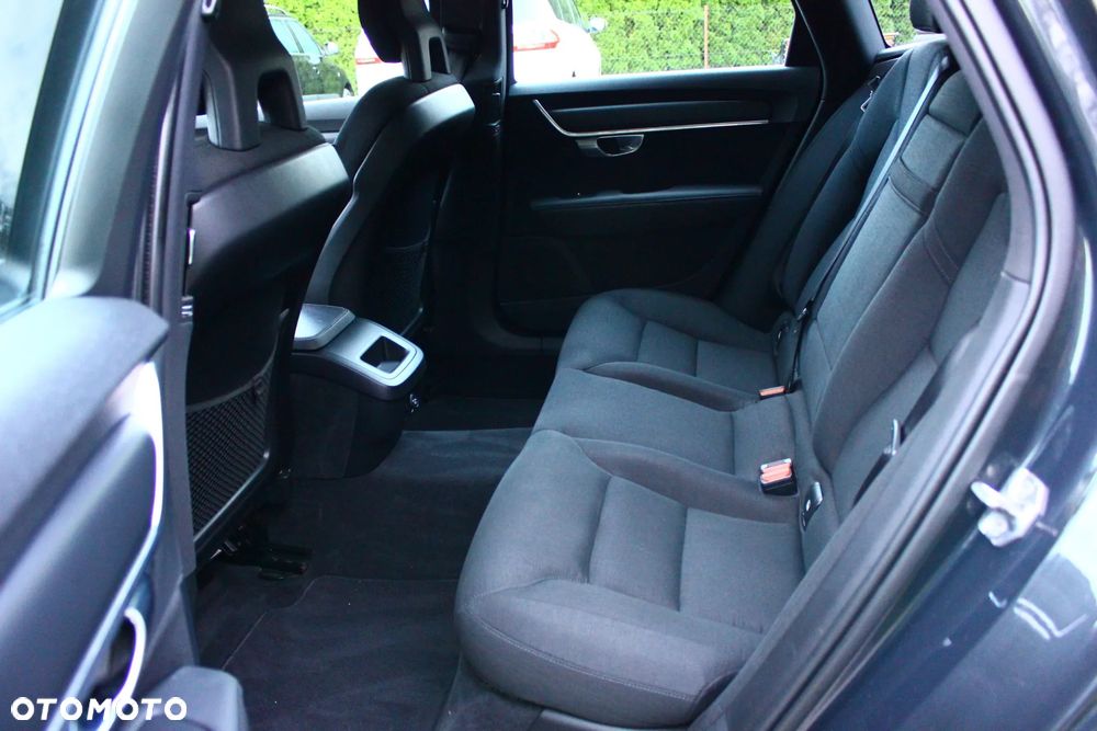 Volvo V90 D3 Momentum - 30