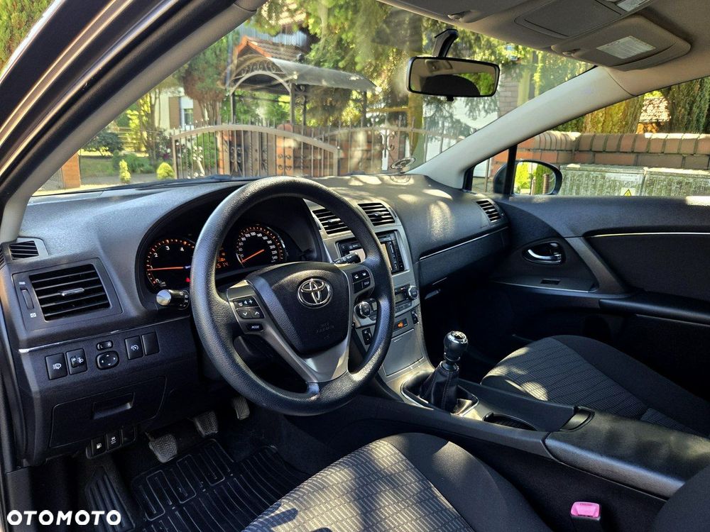 Toyota Avensis 2.0 D-4D - 9