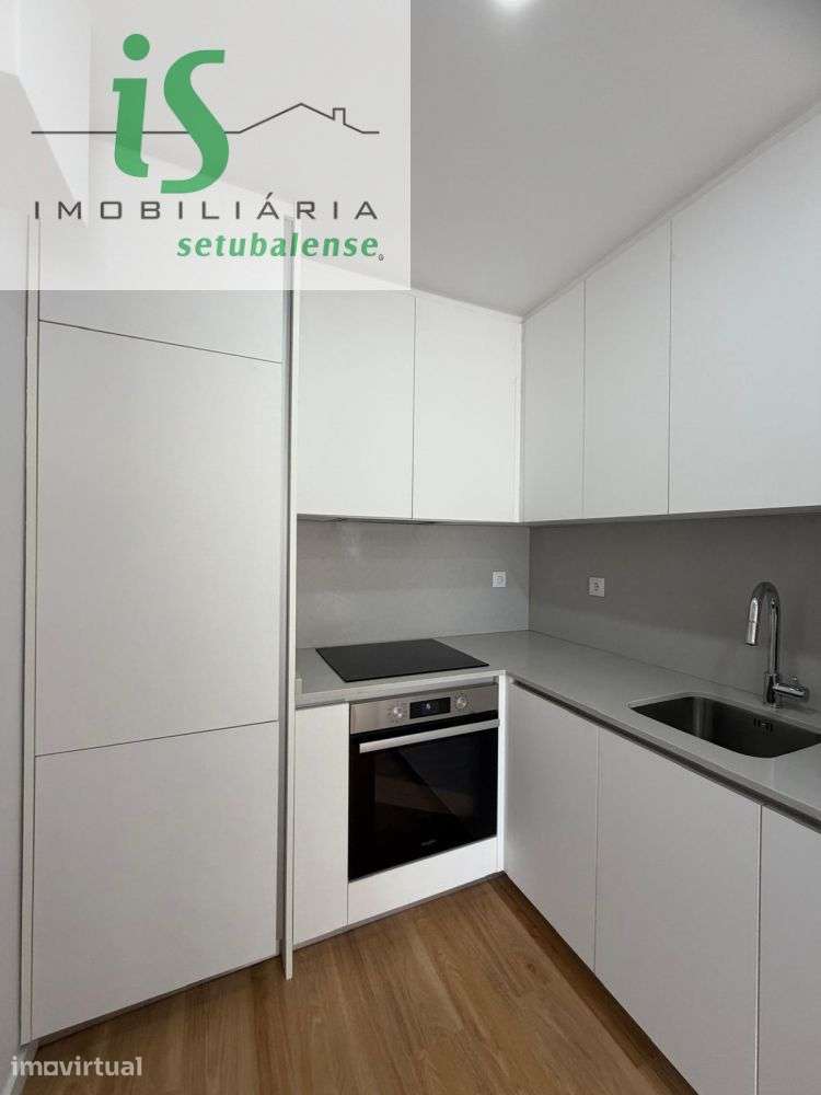 MORADIA PARA VENDA NO BAIRRO DA CONCEIÇÃO EM SETÚBAL - Grande imagem: 2/59