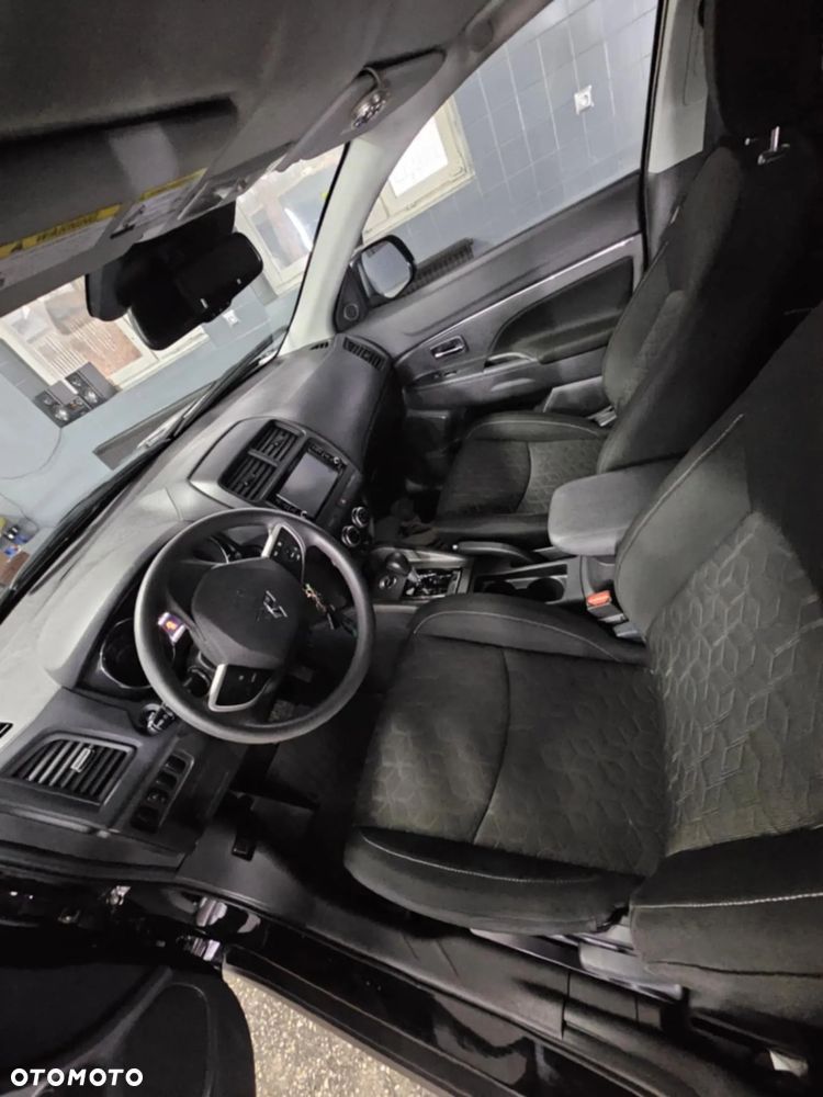 Mitsubishi Outlander - 13