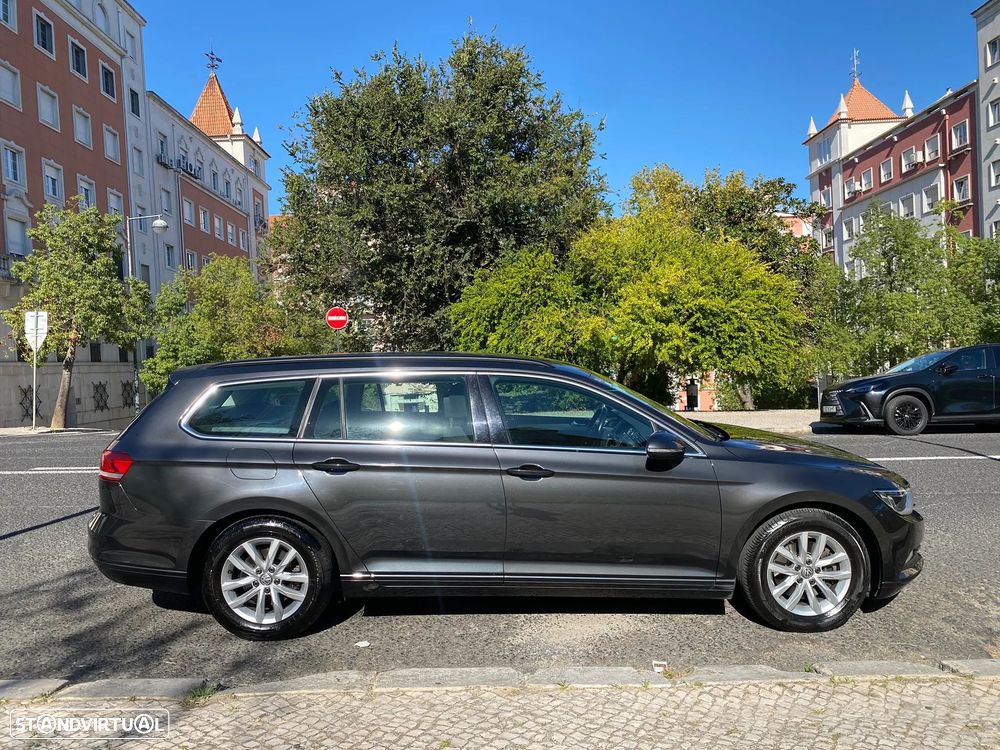 VW Passat Variant 2.0 TDi Confortline - 25