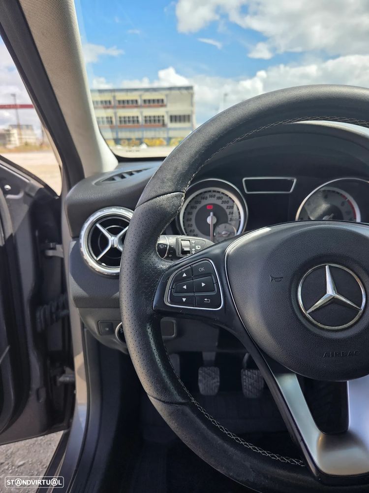 Mercedes-Benz GLA 180 CDI Urban - 10