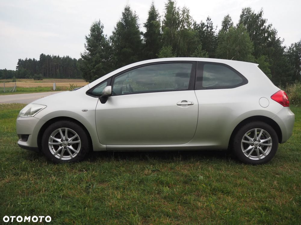Toyota Auris 1.4 VVT-i Team - 10