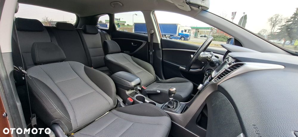 Hyundai i30 1.6 GDI Style - 24