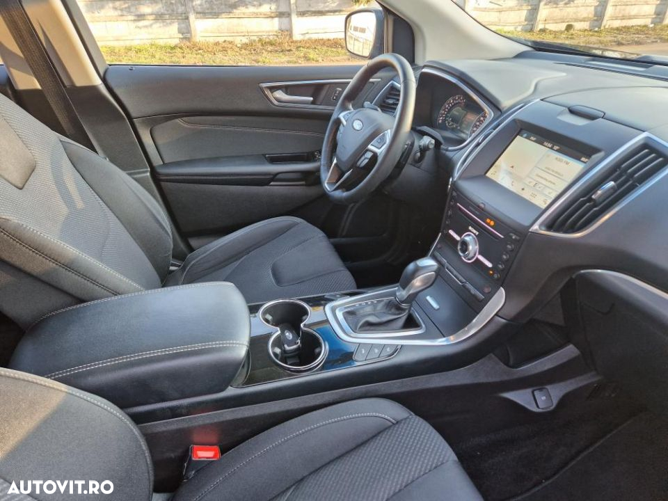 Ford Edge 2.0 TDCi Powershift Titanium - 32