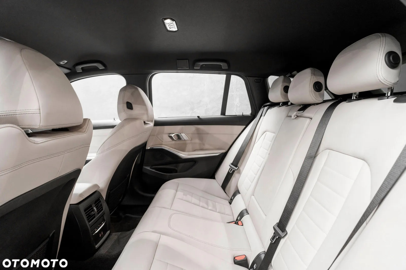 BMW Seria 3 330e Touring xDrive M Sport - 12
