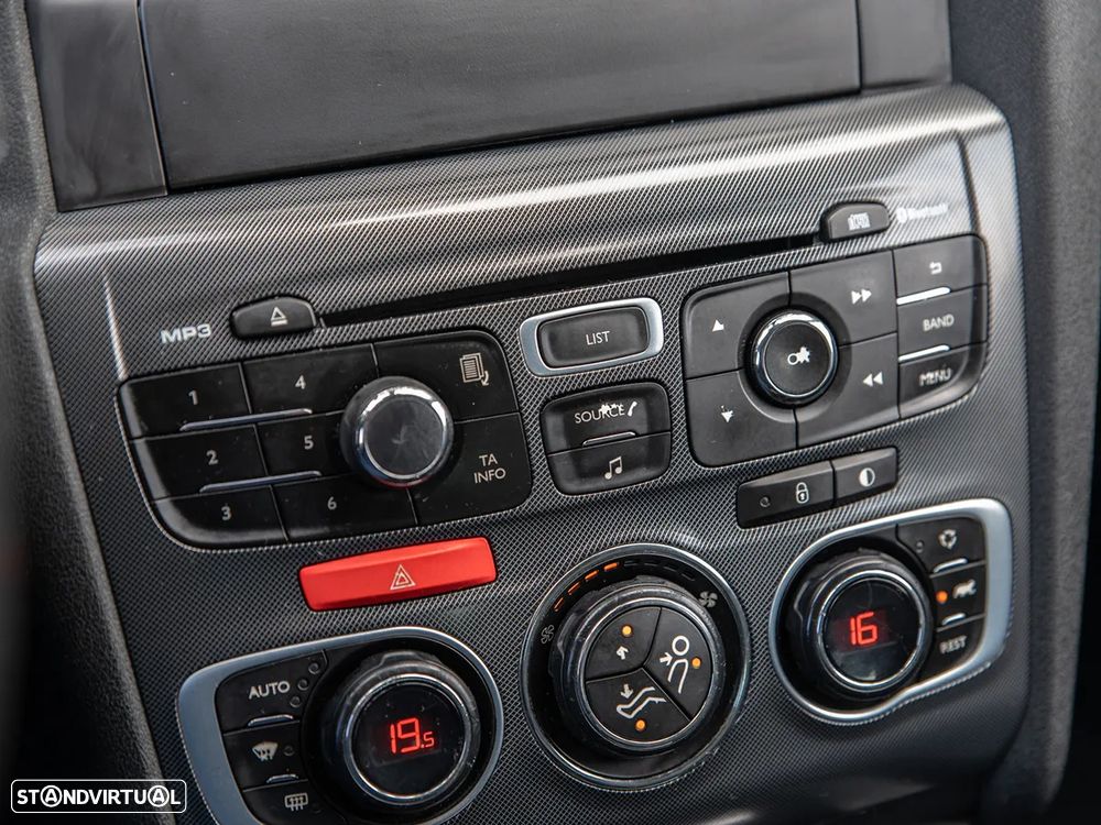 Citroën C4 1.6 HDi Attraction - 12