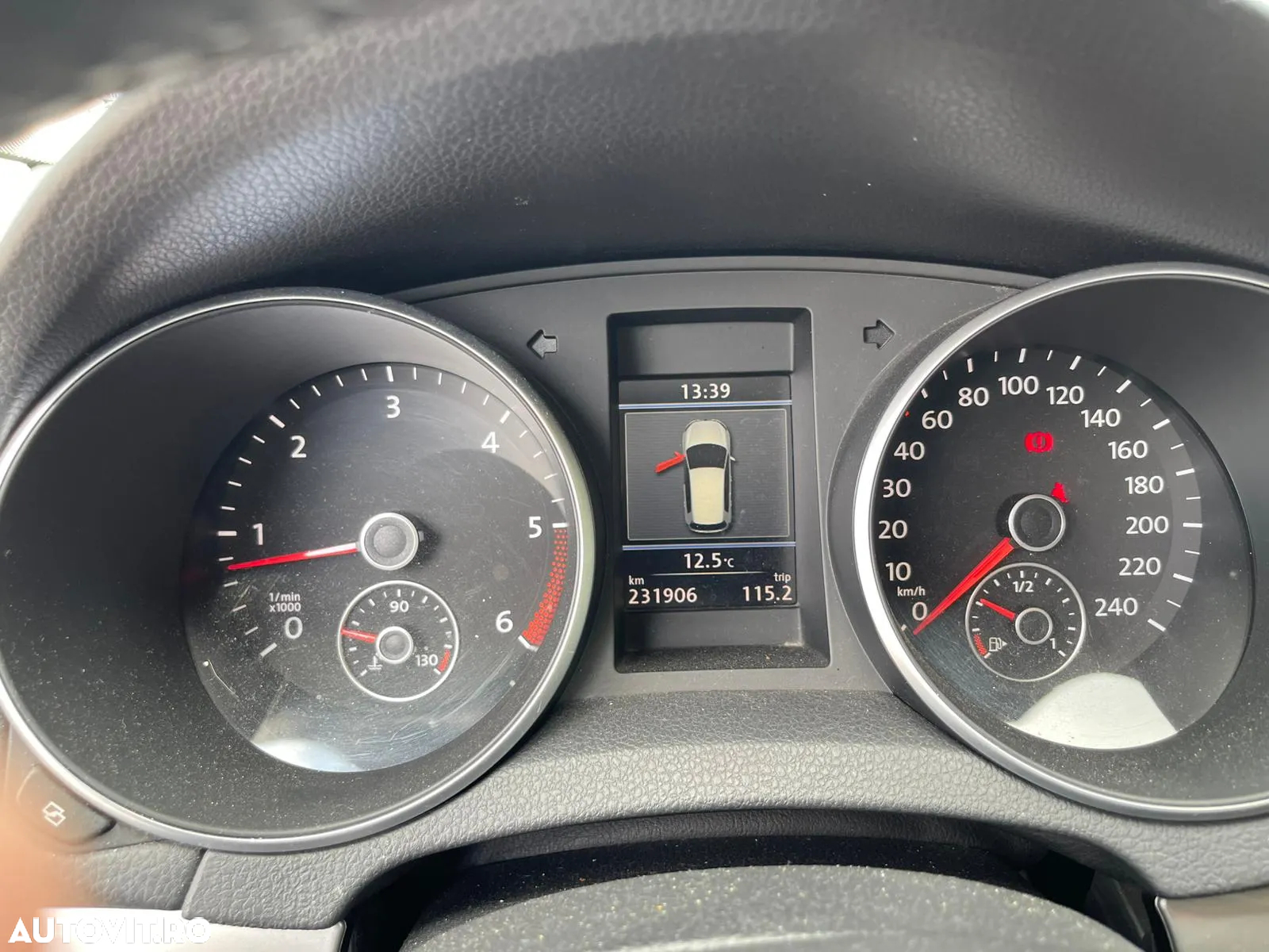 Volkswagen Golf 1.6 TDI BlueMotion Technology DPF Comfortline - 14