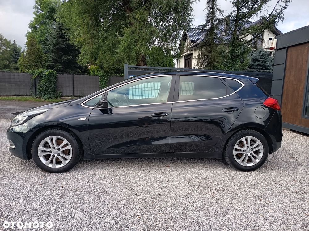 Kia Ceed 1.4 CVVT Fifa World Cup Edition - 3