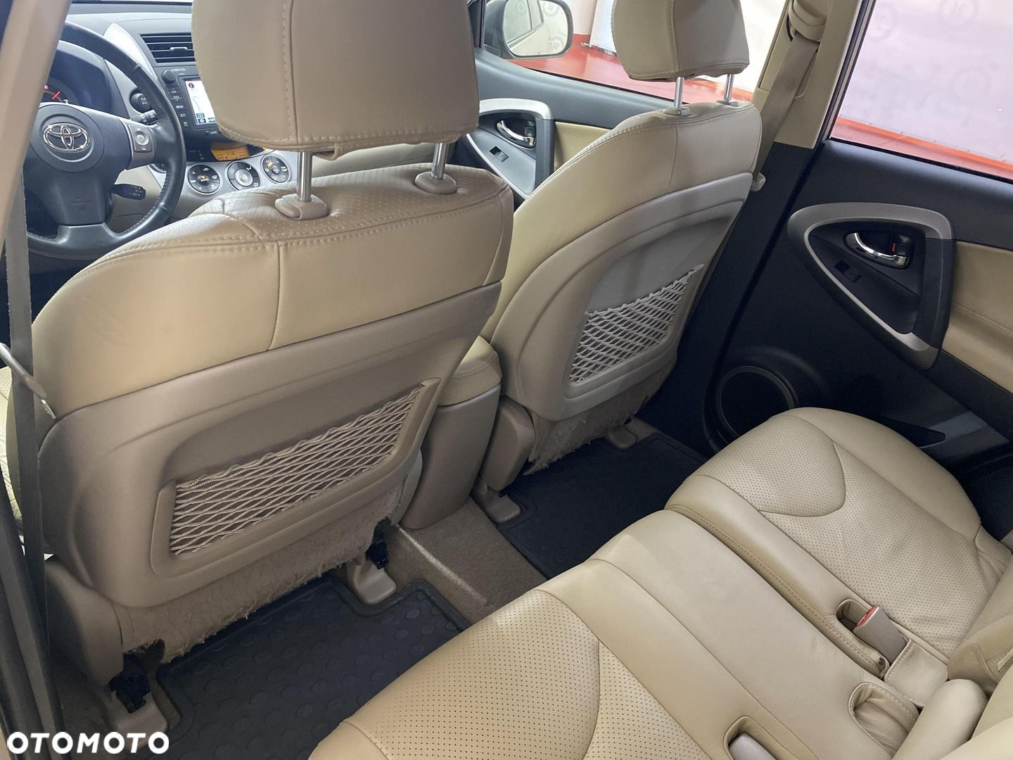 Toyota RAV4 - 11