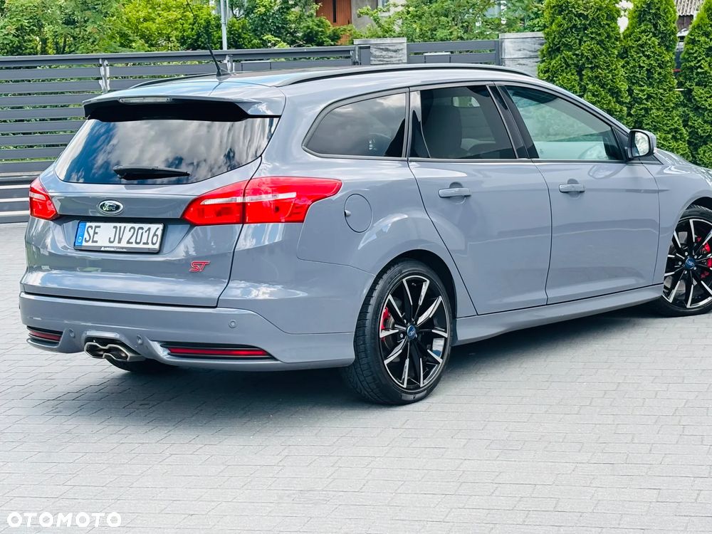 Ford Focus 2.0 TDCi ST mit Leder-Exclusiv-Paket - 14