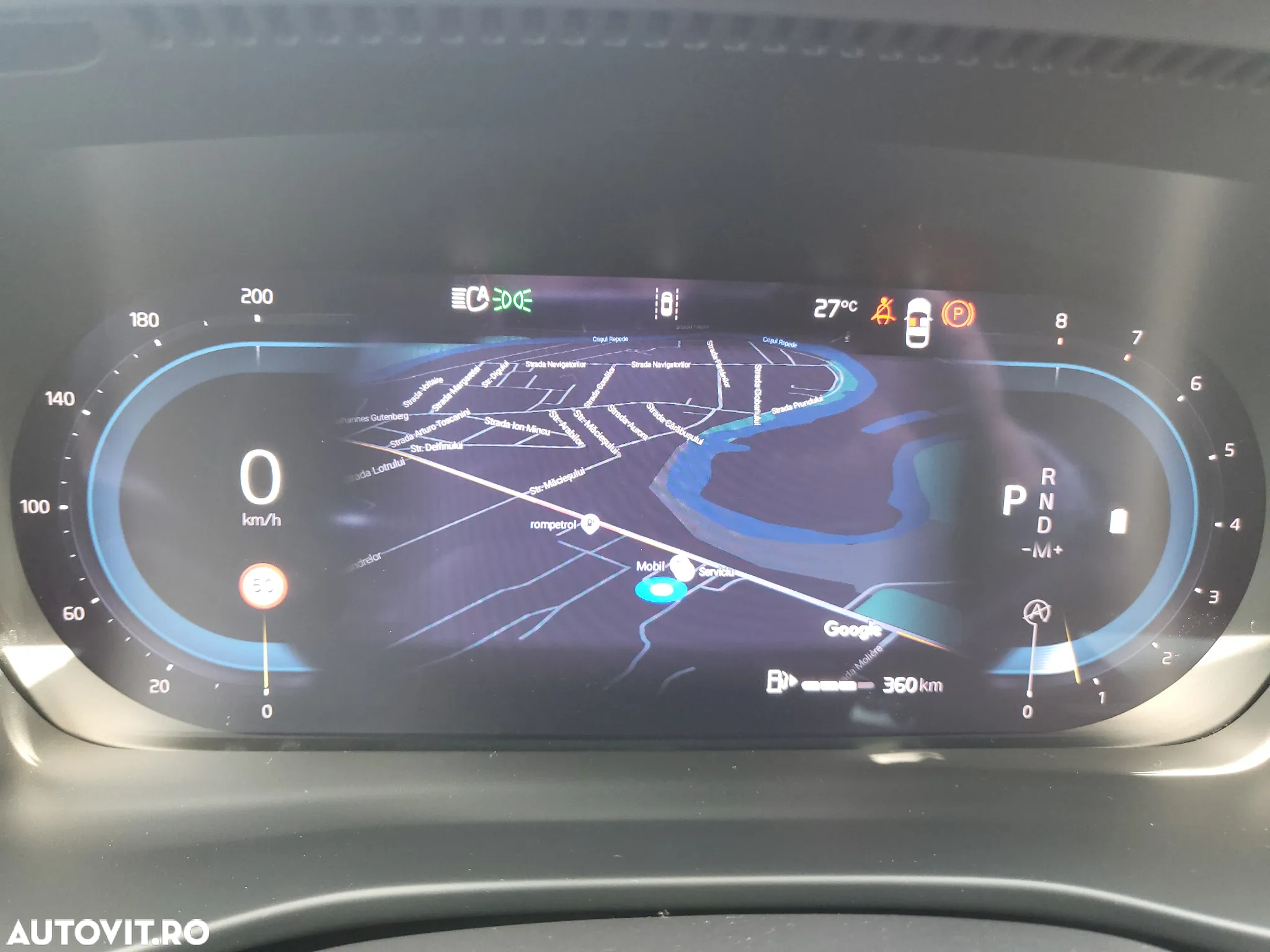 Volvo XC 40 B3 AT FWD MHEV Plus Dark - 23
