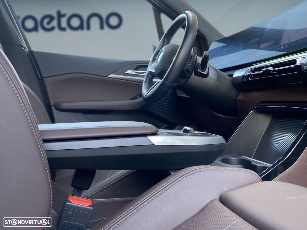 BMW 218 Active Tourer d Pack M Auto — fotografia 13